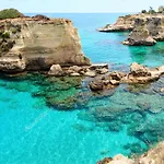 Kubo Sea Views Luxury Escape וילה