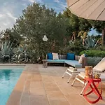 Kubo Sea Views Luxury Escape