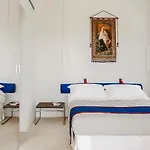 Kubo Sea Views Luxury Escape וילה לצ'ה