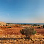 Kubo Sea Views Luxury Escape וילה לצ'ה