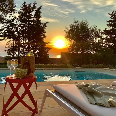 Kubo Sea Views Luxury Escape *