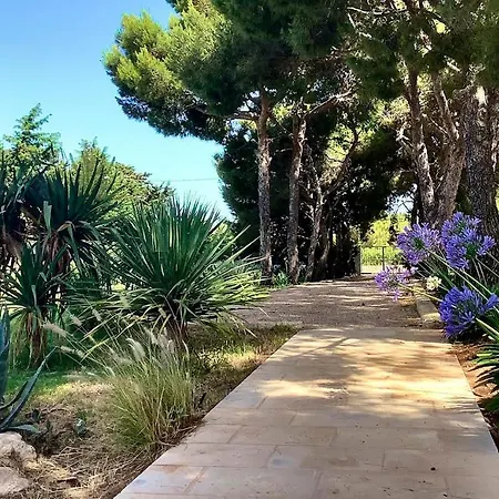 Villa Kubo Sea Views Luxury Escape